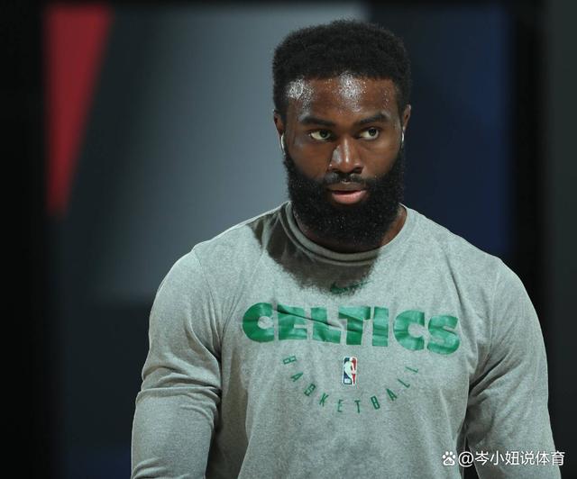 她就展现了 她就展现了